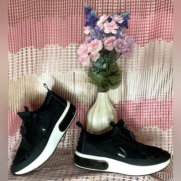 Women's Nike Air Max Dia Winter 'Black - Picture 2 of 5